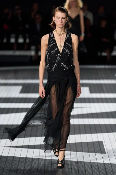 Look 64